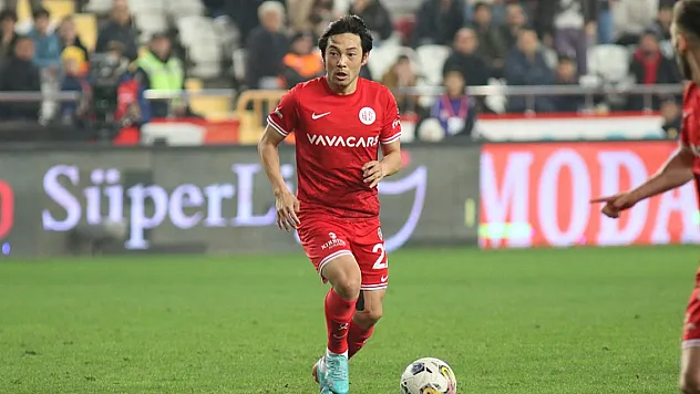 Antalyaspor, Japon futbolcu Shoya Nakajima ile yollarını ayırdı