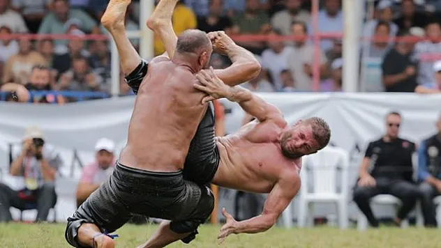 671. Tarihi Elmalı Yağlı Güreşleri'nde yarı finalistler belli oldu