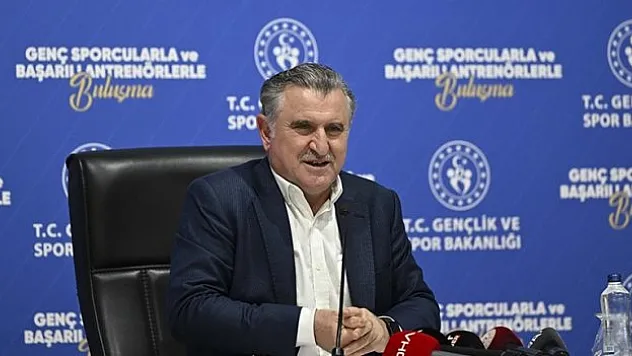 Bakan Osman Aşkın Bak, İşitme Engelliler Güreş Milli Takımı'nı tebrik etti