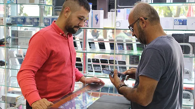Cep telefon satıcılarından vatandaşlara İMEİ kayıt ücreti uyarısı
