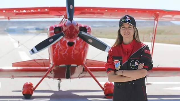 Türk kadın akrobasi pilotu 2024'te yurt dışı uçuş gösterilerini artırmayı hedefliyor