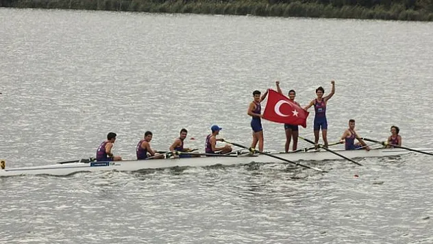 Milli kürekçiler, Balkan Şampiyonası'nda 16 madalya kazandı