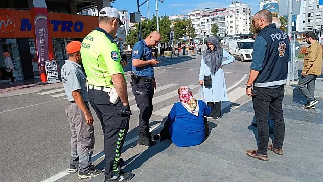 Hafif ticari aracın çarptığı kadın yaralandı