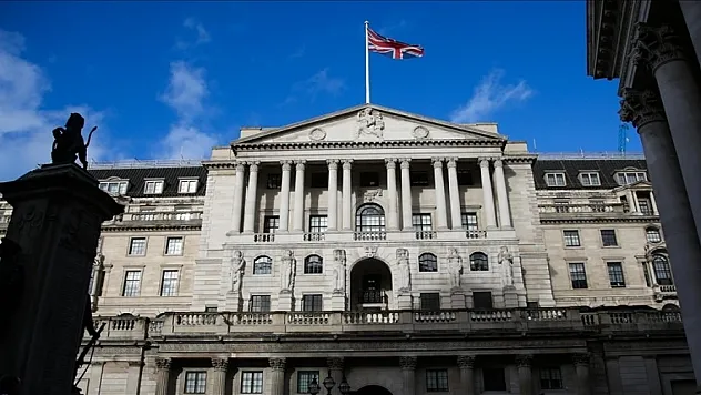 İngiltere Merkez Bankası faiz oranını sabit tuttu
