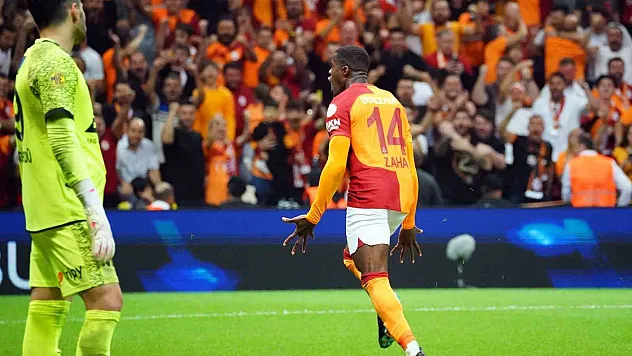 Wilfrief Zaha ilk golünü attı