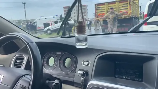 Kamyon ile otomobil çarpıştı: 2 yaralı