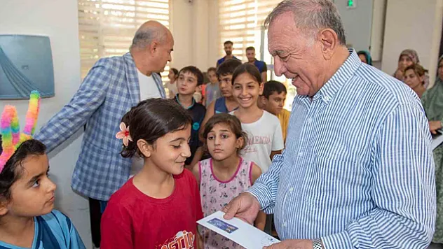 Seyhanlı ihtiyaç sahibi öğrencilere 'Eğitim Destek Kartı'