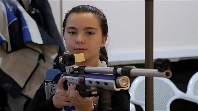 Atıcılıkta katıldığı ilk müsabakada Türkiye şampiyonu oldu