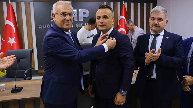 istifa edenler törenle MHP'ye katıldı