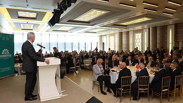 Ticaret Bakanı Bolat: 'Bu yıl milli gelirimiz 1 trilyon doları geçecek'