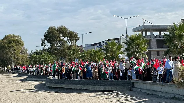 Yüzlerce kişi Filistin'e destek için yürüdü