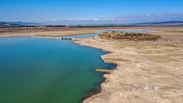 İzmir'in içme suyunu sağlayan barajlarda kuraklığın etkileri sürüyor