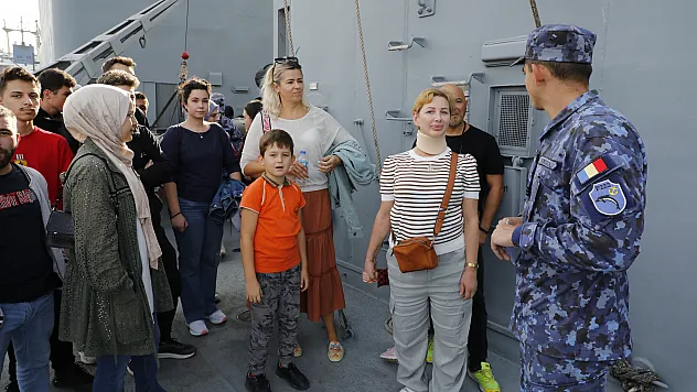 Romanya donanmasına ait fırkateyn halka açıldı
