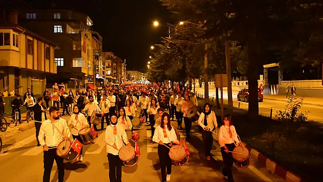 Ladik'te fener alayı yürüyüşü