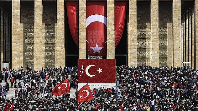 Cumhuriyet'in 100. yılı Türkiye'de coşkuyla kutlanıyor