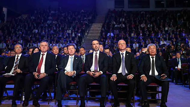 Bakan Bayraktar: 'Türkiye'de enerji merkezini 2024'te oluşturabileceğimizi düşünüyorum'