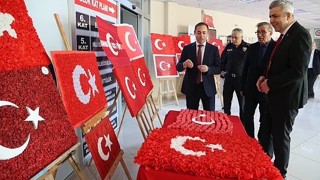 100. Yılda 100 Bayrak Sergisi