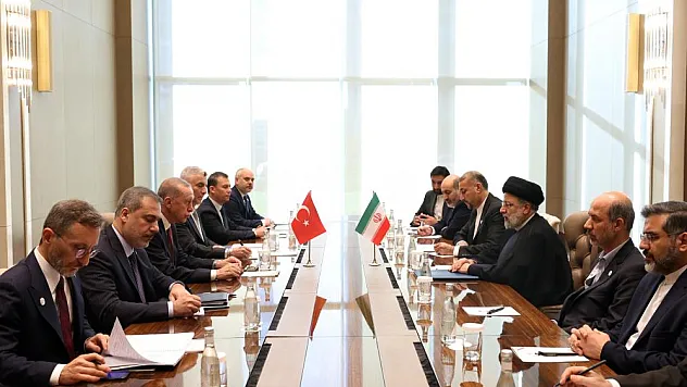 Cumhurbaşkanı Erdoğan, İranlı mevkidaşı Reisi ile görüştü