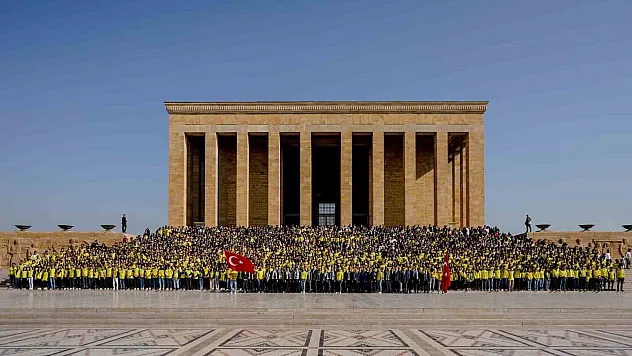 taraftarlar Anıtkabir'i ziyaret etti