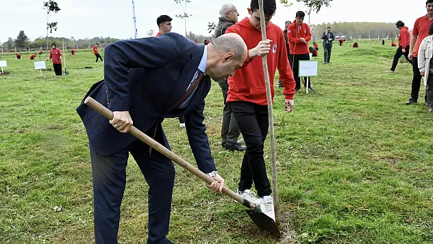 Terme'de 100. yıla 100 fidan dikildi