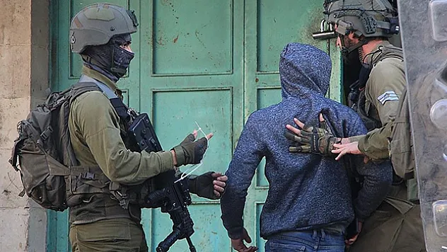 İsrail'den Filistinlilere Gözaltı