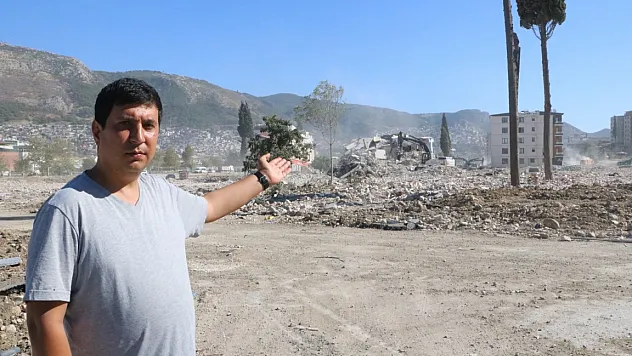 Depremzedeler yakınlarını umutla bekliyor