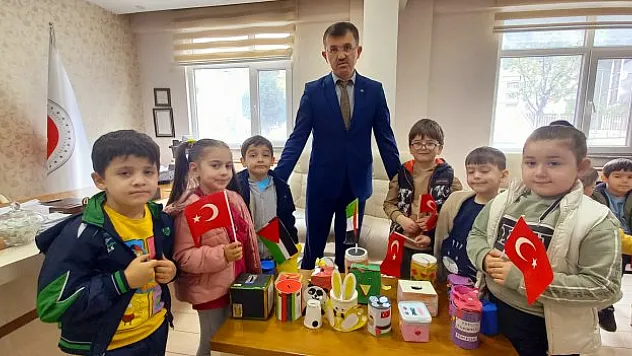 Minikler Filistinli kardeşlerini unutmadı