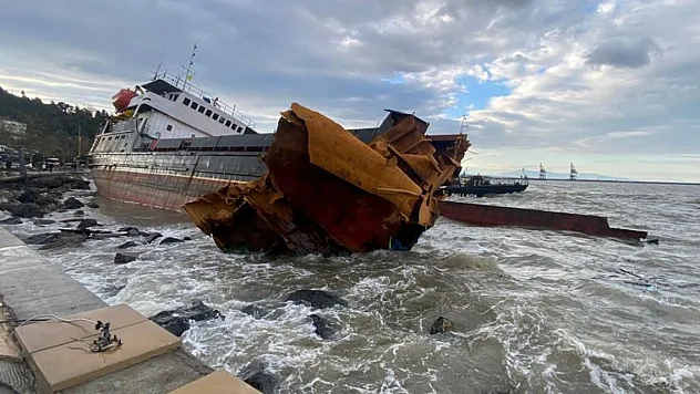 Kuru yük gemisi battı!