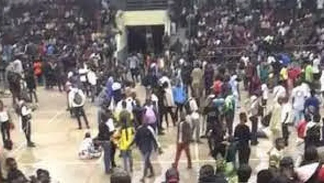 Stadyumda izdiham: 37 ölü