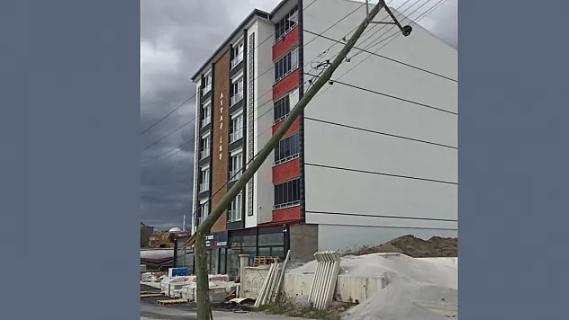 Fırtına ve dolu yağışı korkuttu