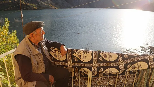 Köyün yarısı sular altında