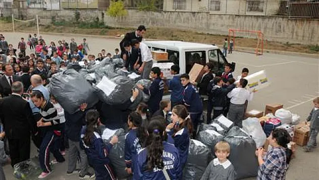 Öğrenciler Van'daki Kardeşlerini Unutmadı