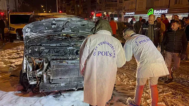 Minibüs Alev Topu Oldu