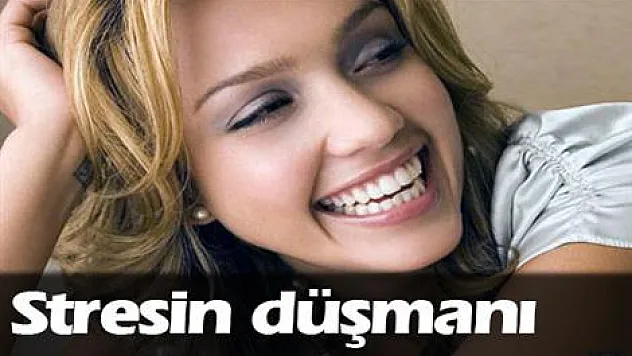 Gülerek stresten uzak durun