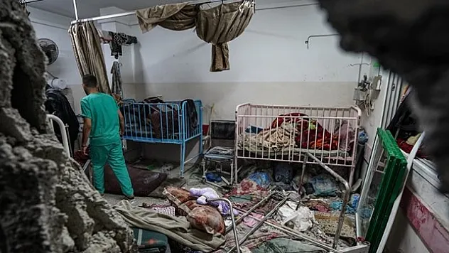 Gazze'deki hastaneler çökertildi