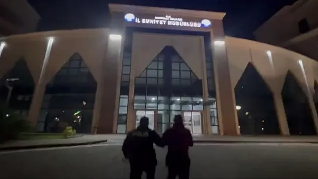 Gümrük kaçağı cep telefonları yakalandı