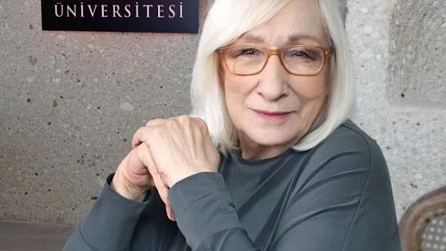 Alev Alatlı: 'Yazar olmak önce dava gerektiriyor'