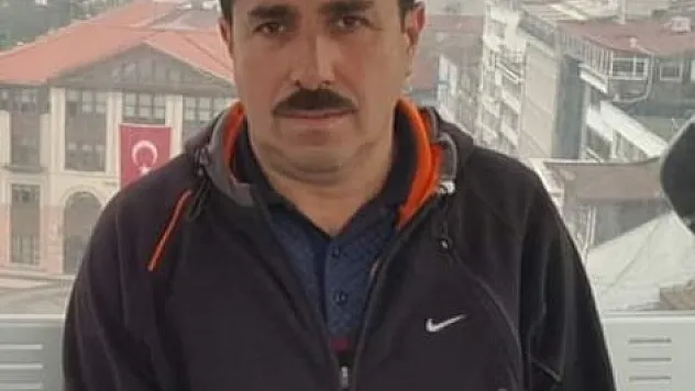 Kestiği ağacın altında kaldı