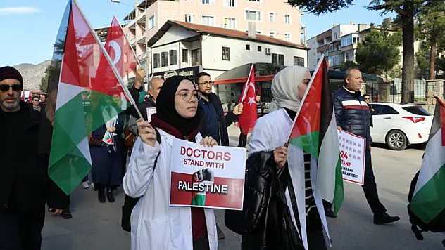 Sağlık Çalışanlarından Gazze Yürüyüşü