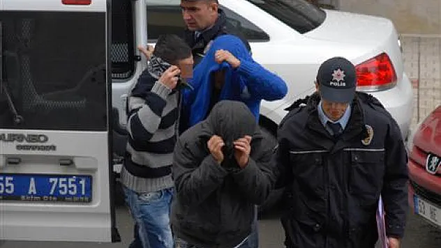 Samsun'da Bıçaklı Kavga: 8 Yaralı