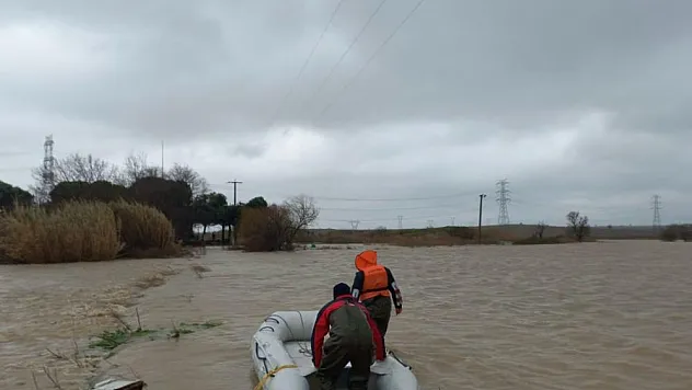 Zorda Kalanların Dostu İtfaiyeciler