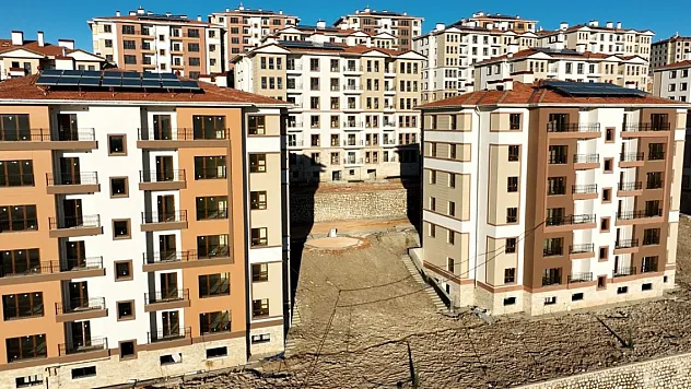 Konutların sağlamlığı depremzedelerin beğenisini topladı
