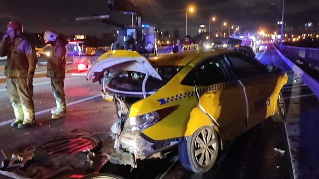 Zincirleme kazada 10 araç birbirine karıştı