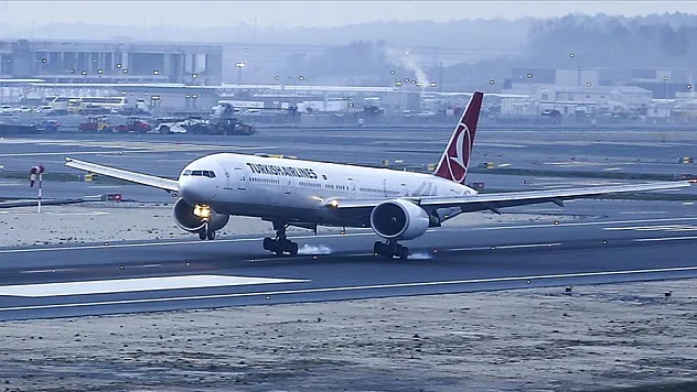 Türk hava sahasından 15 saniyede bir uçak geçti