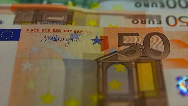 Kosova'da nakit ödeme işlemlerinde sadece avro kullanılacak