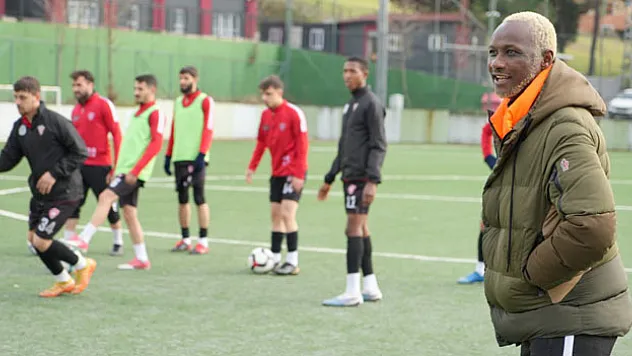 Yattara,  Amatör Lig'de