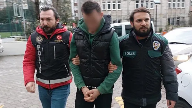 Yolcunun valizindeki ısıtıcı ve monitörün içinden uyuşturucu çıktı