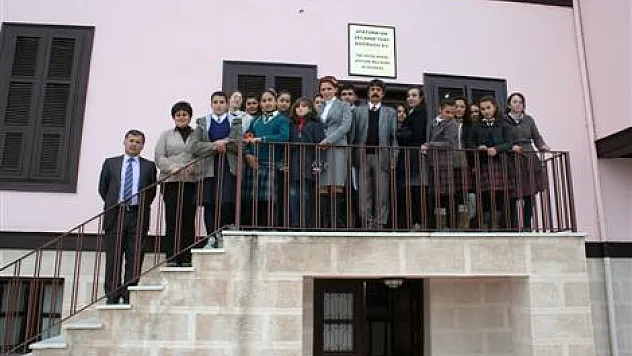 AlaçamlıÖğrencilerden Atatür Evi'ne Ziyaret