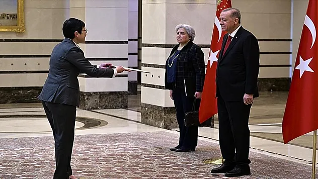Büyükelçilerden Cumhurbaşkanı Erdoğan'a güven mektubu