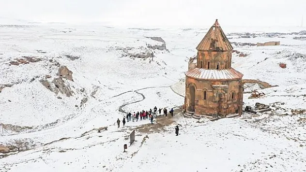 Ani Ören'de Beyaz Örtü
